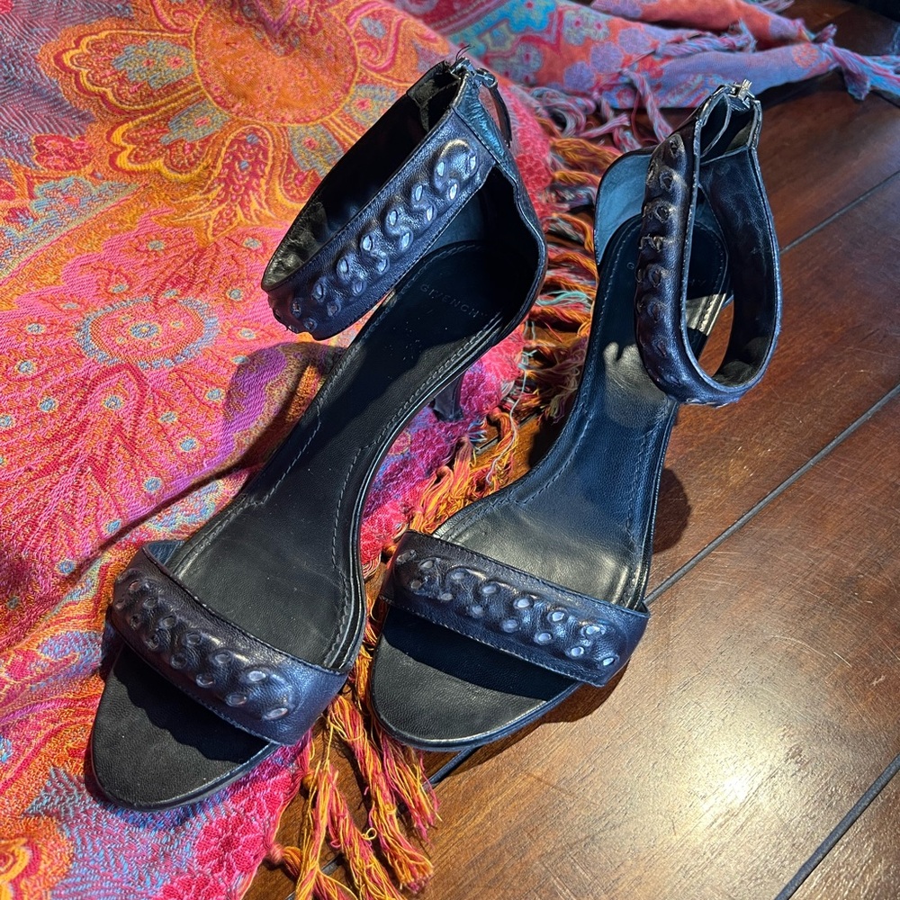 Givenchy black leather over silver chain kitten heel sandals